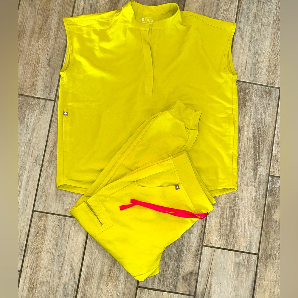 FIGS Limeade scrub set 🍋